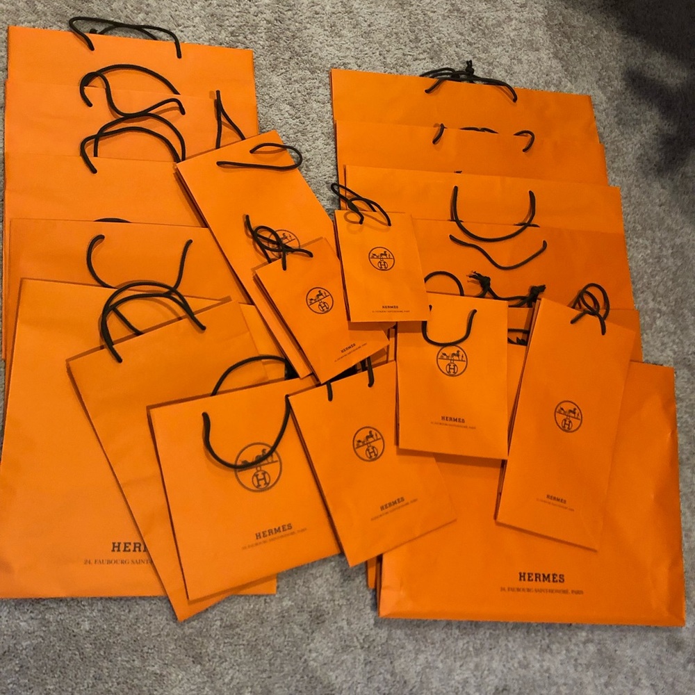 Authentic Hermès shopping bag x19